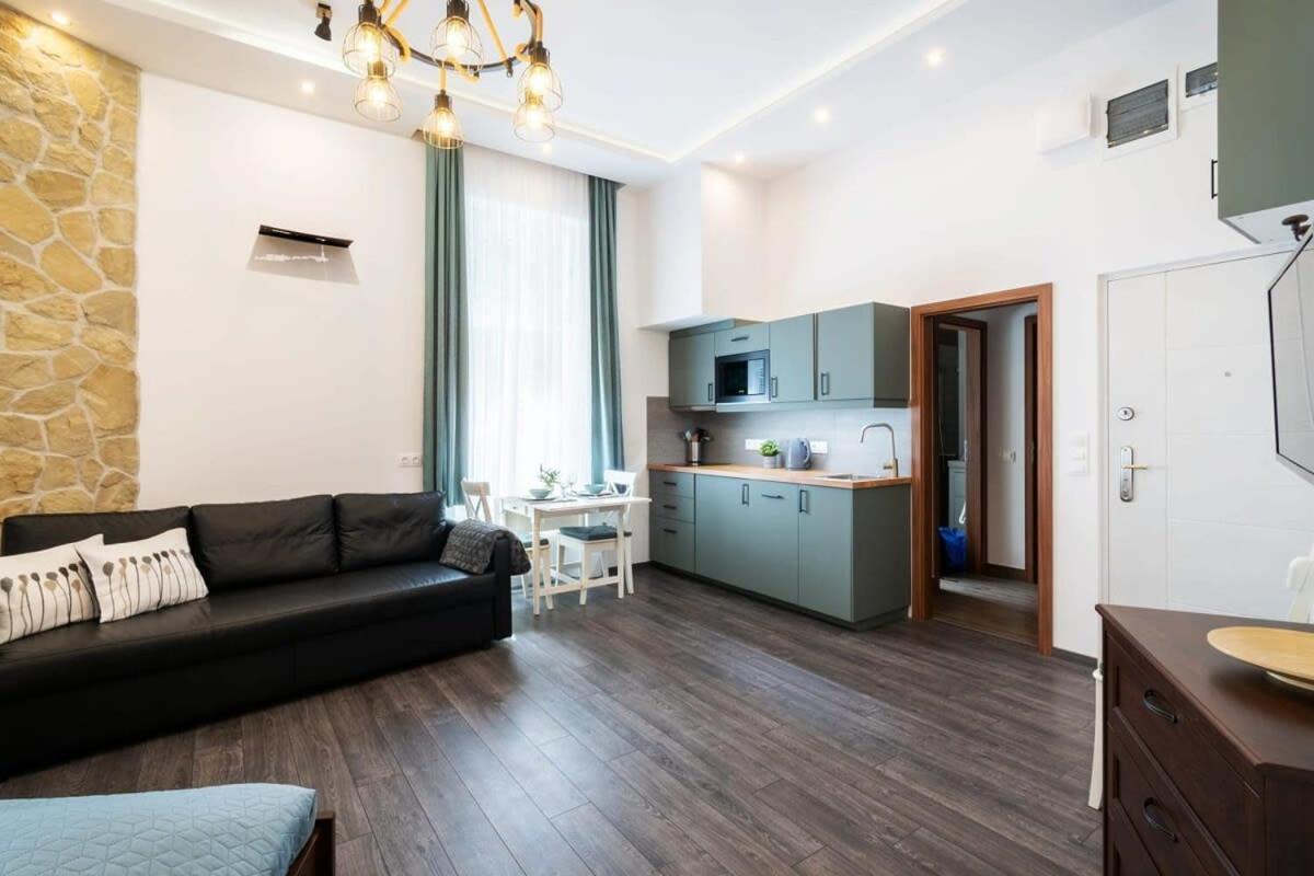 Comfy New Apartment At Castle Budapest Luaran gambar